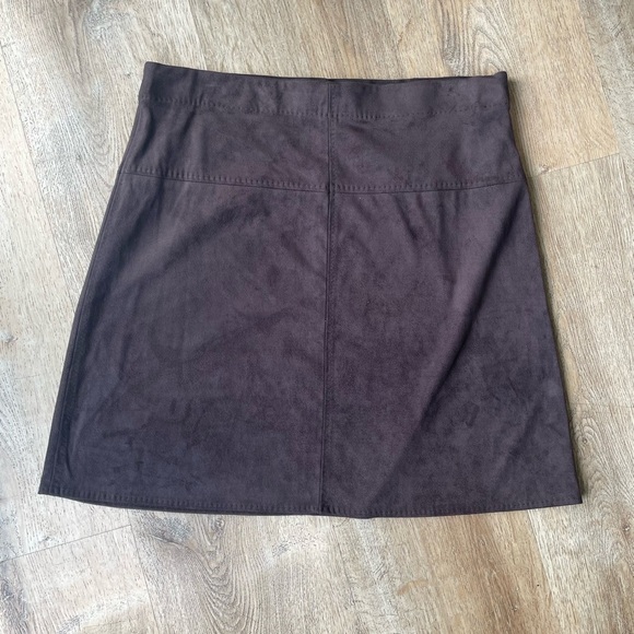 Max Studio Brown Faux Suede Mini Skirt Neutral Fall Winter Classic Chic Sz L - Picture 1 of 5